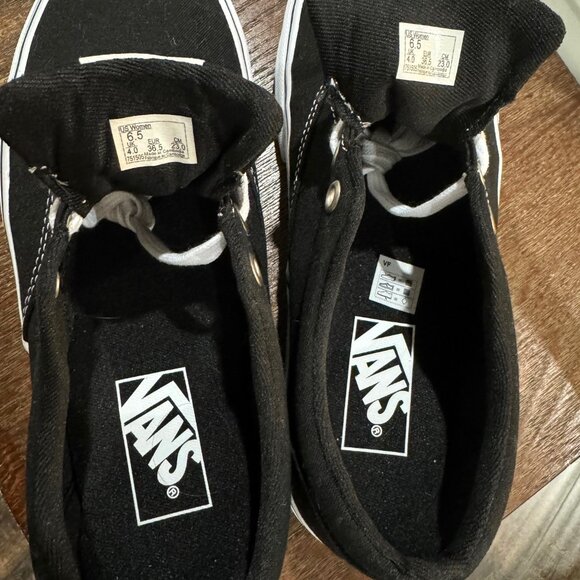 NEW VANS Authentic Black Shoes W6/36 - Picture 2 of 10